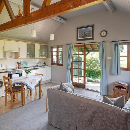 Beautiful Cottage With Stunning Views In Box Box  Extérieur photo