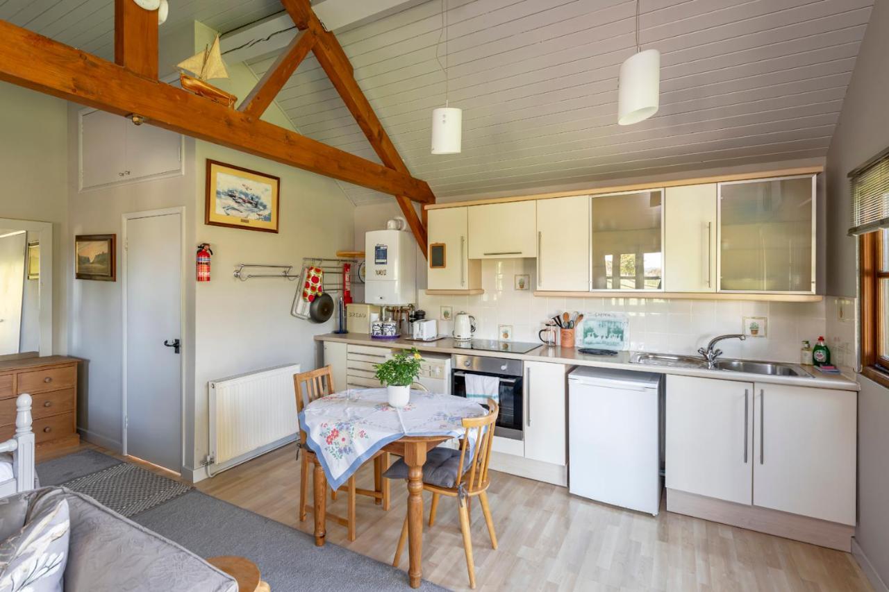 Beautiful Cottage With Stunning Views In Box Box  Extérieur photo