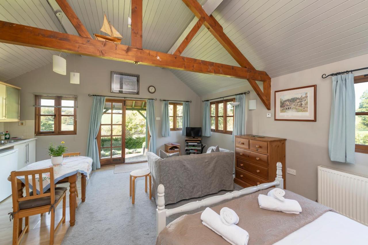 Beautiful Cottage With Stunning Views In Box Box  Extérieur photo